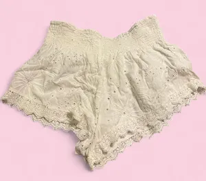 Forever 21 lace shorts with elastic waistband thumbnail 1