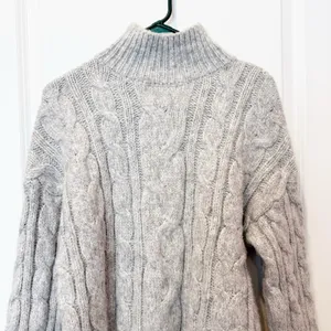 American Eagle Chunky Cable Knit Sweater XS Fisherman Heritage Thick Gray thumbnail 2