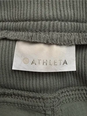 Athleta Jasper Green Hiking Stretch Trekkie Capri Pants, Sz Small thumbnail 10