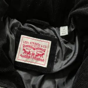 Levi’s Corduroy Puffer Jacket thumbnail 2