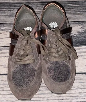 Yellow Box  Brown Shoes Size 8.5 thumbnail 1