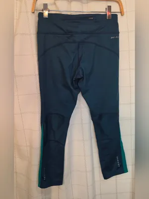 Nike DRI-FIT Capri Active Legging thumbnail 3