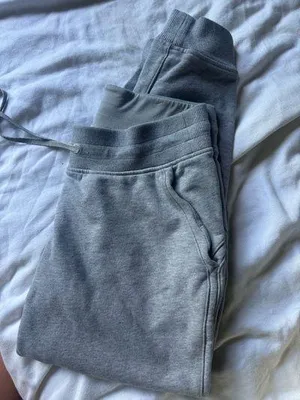 Lululemon joggers  thumbnail 1