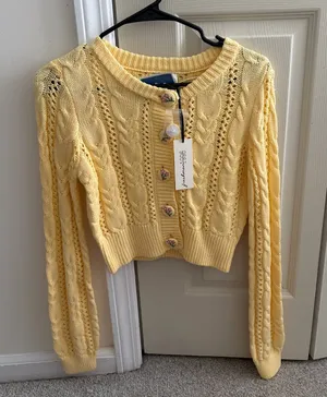 Yellow sweater Size XS thumbnail 1