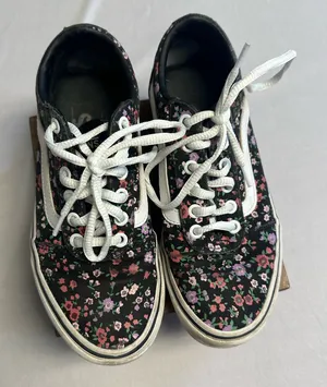 Vans • Liberty Floral Ditsy Low Top Sneakers Size 6 thumbnail 1