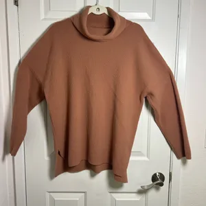 Abercrombie & Fitch Women's Tan‎ Cowl Neck Sweater thumbnail 1