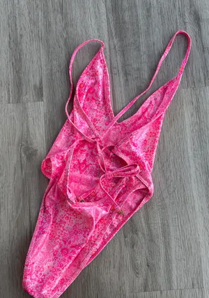 One Piece Swimsuit Never Worn thumbnail 2