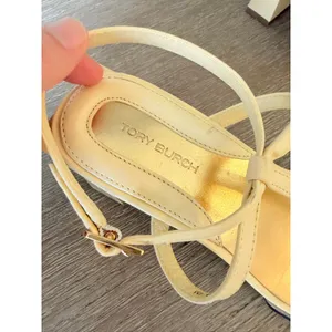 Tory Burch Lucite T-Heel Sandal Womens Pale Yellow Size 8M thumbnail 7