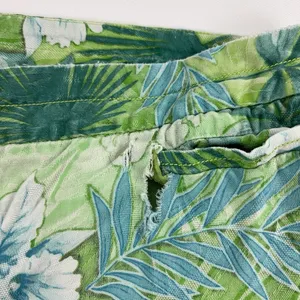 Tommy Bahama Shorts Womens 10 Green Silk Jacquard Floral Cargo Tropical Travel thumbnail 2