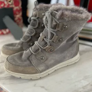 Sorel Joan Explorer Grey/Taupe Lace Up Fur Lined Boot thumbnail 2