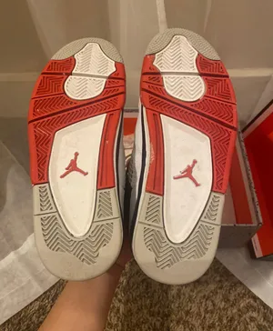 Air Jordan Nike Jordan Retro 4 thumbnail 2