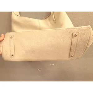 Dooney & Bourke Vintage Cream Pebbled Leather Hobo Shoulder‎ Bag Gold Hardware thumbnail 7
