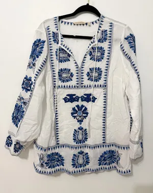 Soft surroundings Vera Tunic size large white and blue embroidery floral boho thumbnail 1