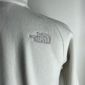The North Face White Zip-Up Fleece Jacket Size Medium. Cream thumbnail 6