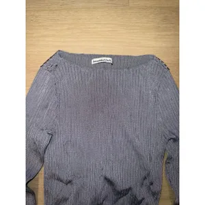 Women’s Abercrombie Sweater thumbnail 2