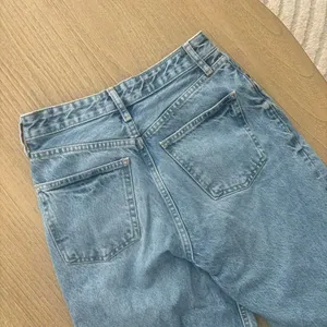 Zara Blue Distressed Denim Jeans Size 4 thumbnail 5