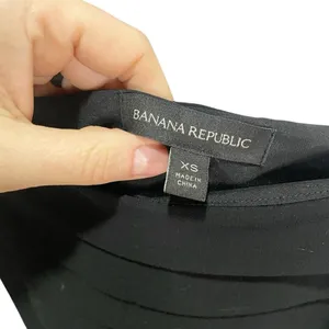 Banana Republic Black Pleated Cami Top XS Flowy‎ Casual thumbnail 4