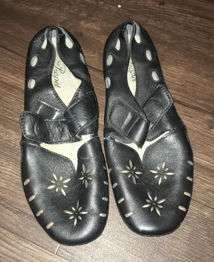 Propet black cutout closed toe leather flats Black Size 7.5 thumbnail 1