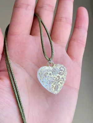 Handmade whimsical vintage style heart necklace🩵 thumbnail 2
