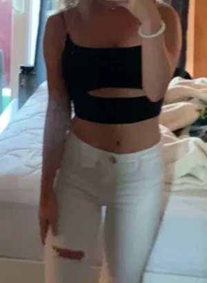 Windsor Going Out Top thumbnail 1