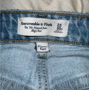 Abercrombie Curve Love High Rise 90’s Relaxed Jean thumbnail 2