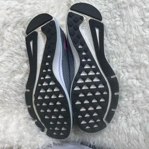 Nike Women's Size 10 Quest Grey Pink Running Sneakers thumbnail 8