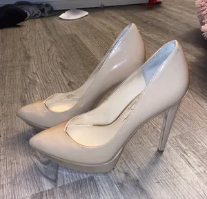 Jessica Simpson Beige / Cream Heels thumbnail 1