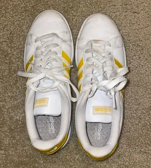 Yellow  Superstars thumbnail 2