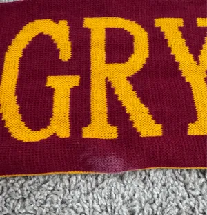 Gryffindor Scarf & Socks thumbnail 4