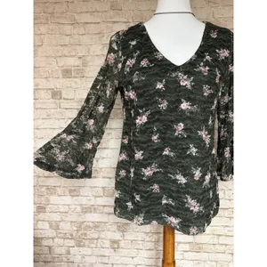 Elle Green‎ V-neck Blouse With Pink Flowers, Size M Whimsy Fairy Yk Lace Meah thumbnail 3
