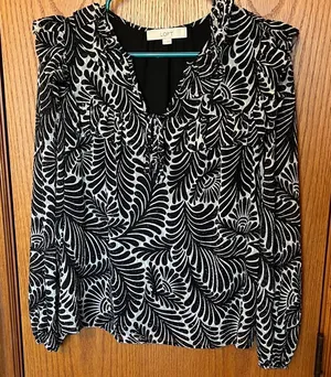 LOFT Black &‎ White Leaf Print Blouse Small Long Sleeve Ruffles Lined Textured thumbnail 1