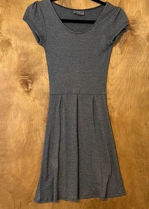 one size grey sparkly thumbnail 1