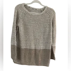 Brown Sweater Size Medium thumbnail 2