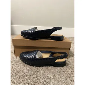 New Trotters Lea Navy Leather Slingback Flats Women’s Size 6 thumbnail 2
