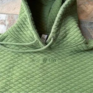 Zyia Active Pine Quilted Diamond Hoodie Women’s Size Medium thumbnail 2
