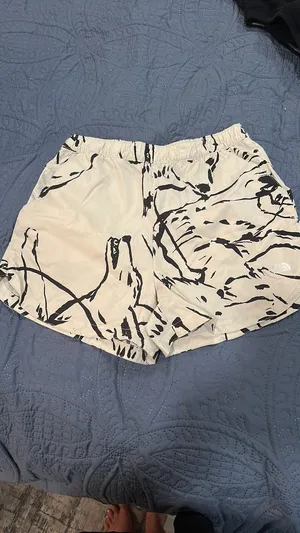 North face shorts  thumbnail 5