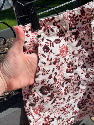 LOFT Floral Print Stretch Cotton Button Front Slash Pocket 4” Shorts Size 0 thumbnail 4