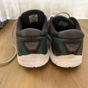 Brooks Addiction 14 Women's Size 11 thumbnail 9
