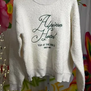 Universal Threads S131. white fuzzy sweater Size M thumbnail 1