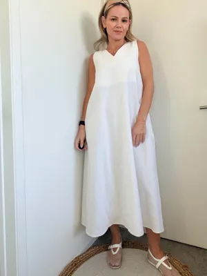 Almina Concept Sleeveless V-Neck Maxi Dress in White thumbnail 3