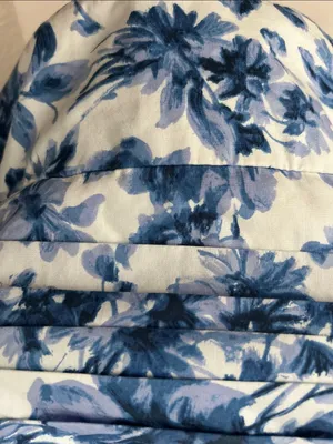 Abercrombie and Fitch Size XS Blue Floral Puff-Sleeve Square-Neck Crop Top thumbnail 3