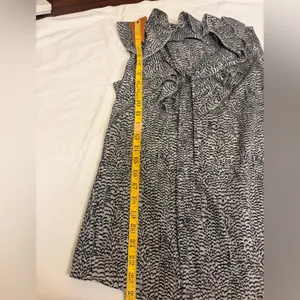LOFT Black and White Patterned Blouse thumbnail 7