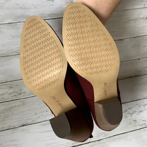 NWT Violet & Red Jackson Laser Cut Topline Booties in Burgundy‎ Red thumbnail 5