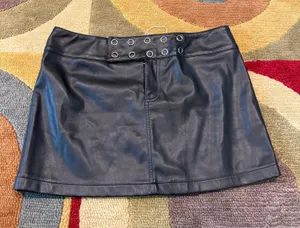 NWOT Tiger Mist Low Rise Very Short Mini Faux Leather Skirt Black Size Small thumbnail 1