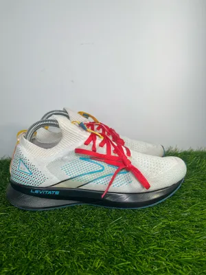 Brooks Levitate 5 Running Shoes Women’s Size 8 White Blue Pink Knit Sneakers thumbnail 3