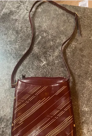 Elegant vintage Burgundy Crossbody Bag thumbnail 1