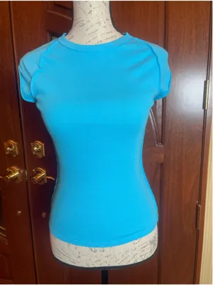 We The Free People Sky Blue Ribbed Baby Tee Exposed Seams Raw Hem Size Small thumbnail 3