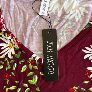 Elegant Floral Dress in Burgundy thumbnail 3