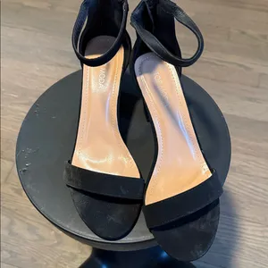 NWOT TOP Moda Black Hannah Sandals, size 8.5 thumbnail 4