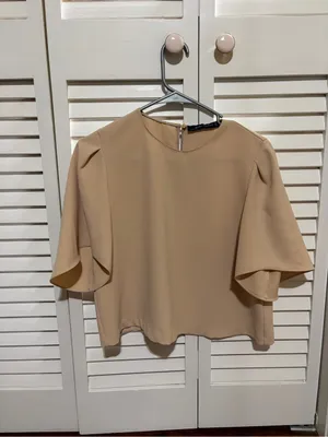 Zara Elegant Women’s Flutter Sleeve Top in Beige size medium thumbnail 4